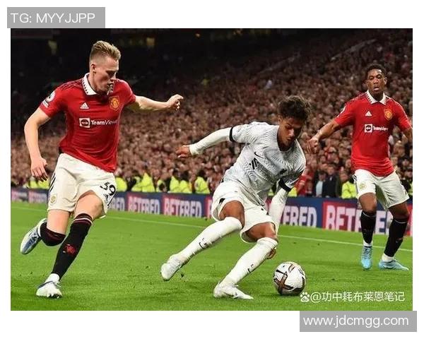 2013年英超经典对决利物浦与曼联的激烈较量回顾